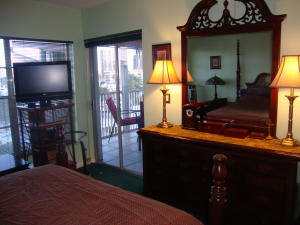 SHUTTERS CONDO - Residential