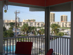 SHUTTERS CONDO - Residential