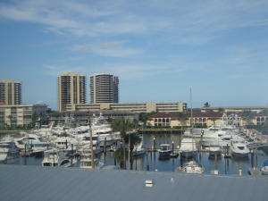 SHUTTERS CONDO - Residential