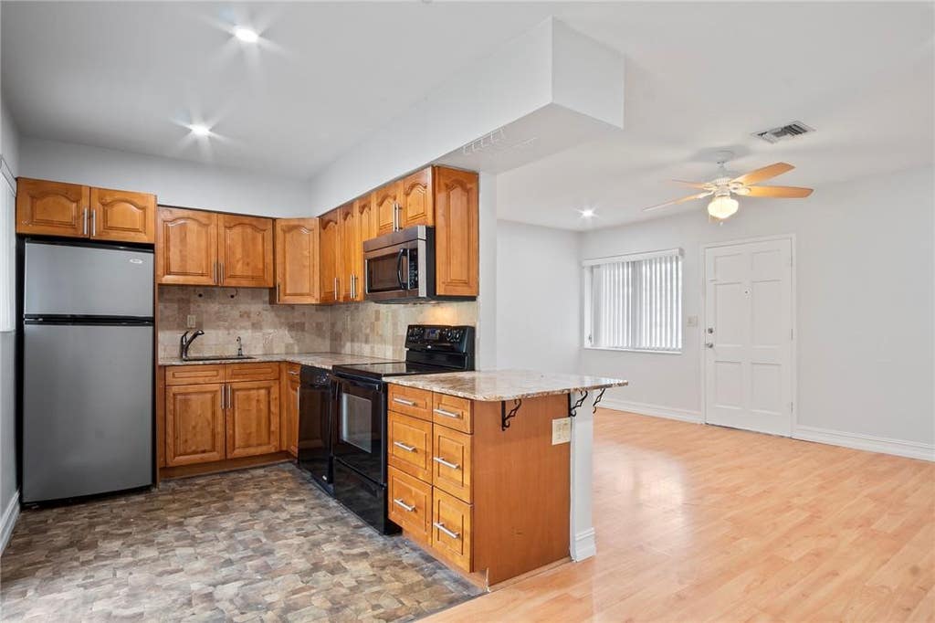 Photo of 2130 NE 42ND Court #8, Lighthouse Point, FL 33064 (MLS # B26063177)