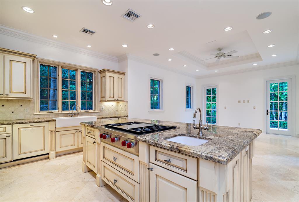 EL ENCANTO - Residential