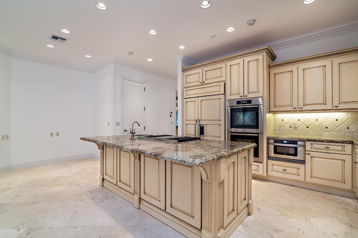 EL ENCANTO - Residential