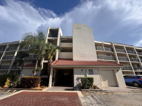Tiny photo for 115 Lake Emerald Drive #410, Oakland Park, FL 33309 (MLS # B26076520)