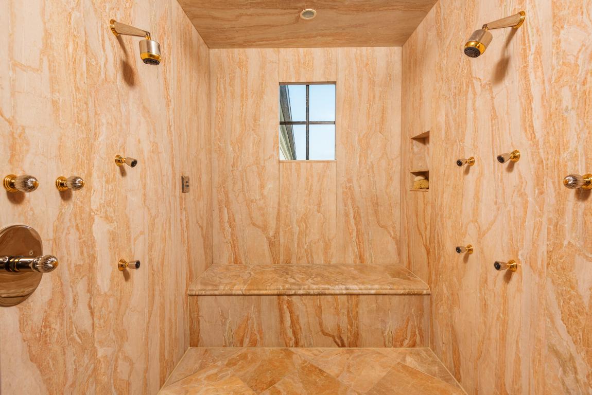 THE BEARS CLUB - Residential