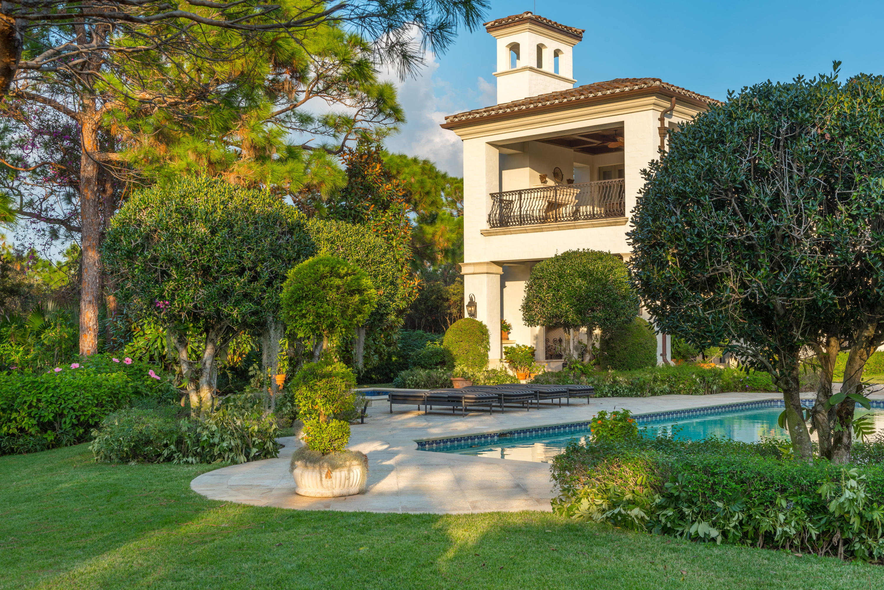 THE BEARS CLUB - Residential