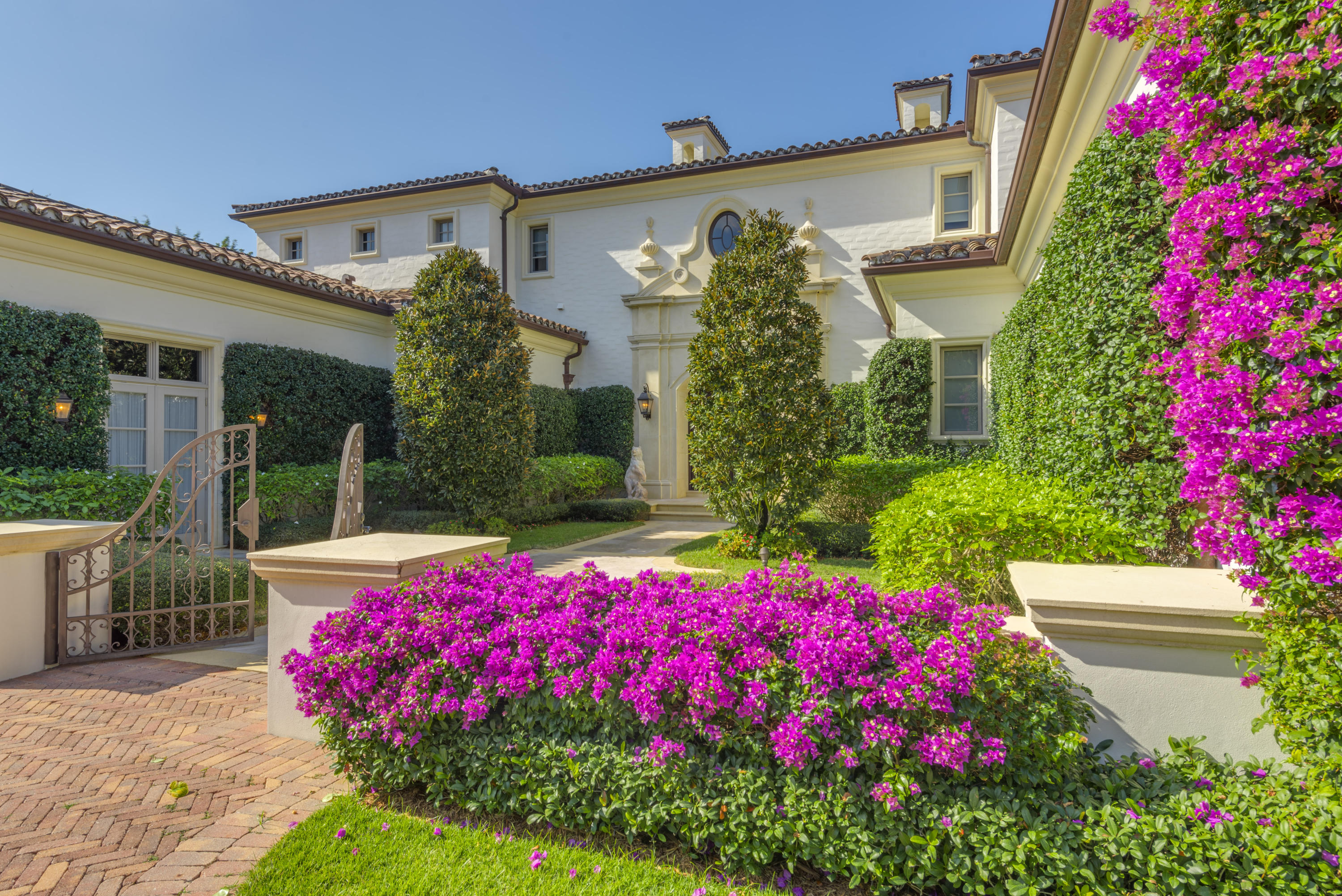 THE BEARS CLUB - Residential