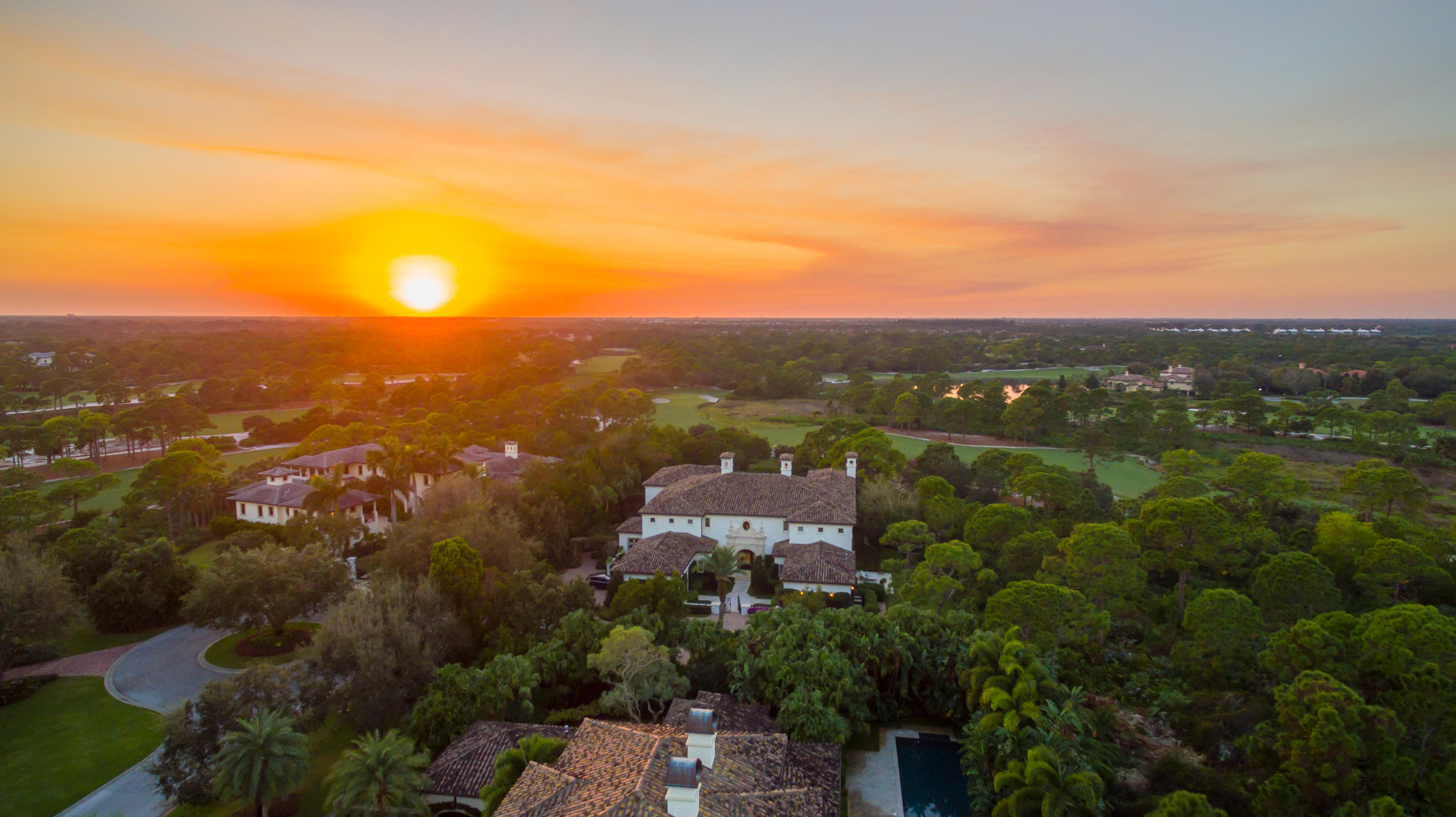 THE BEARS CLUB - Residential