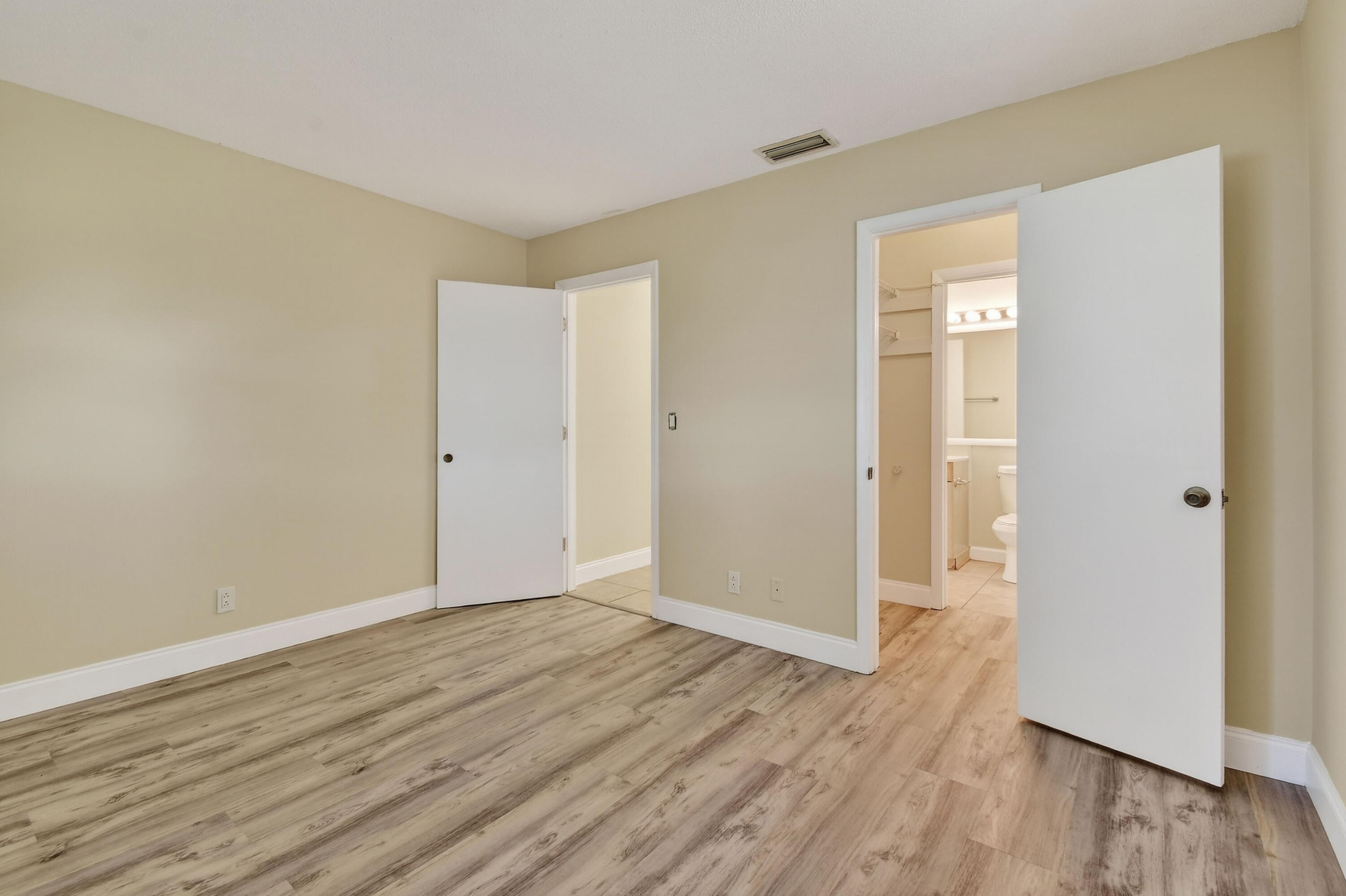 PALM BEACH LEISUREVILLE SEC 5A - Residential