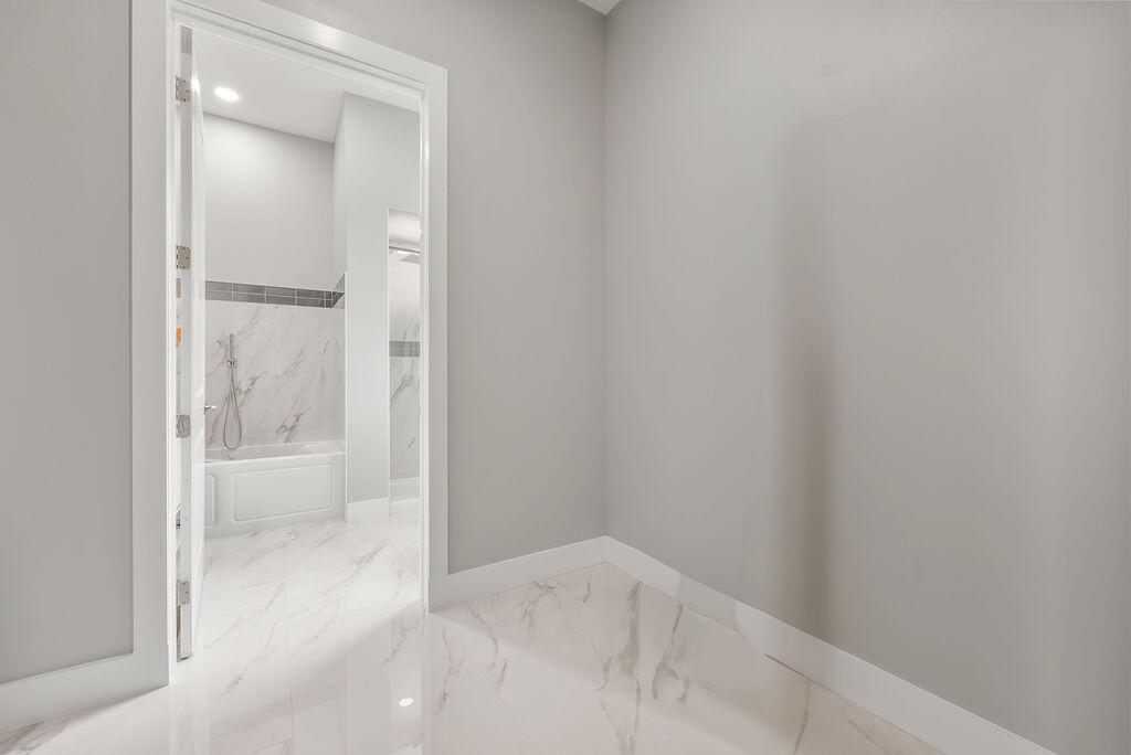 RIVER PLACE ON THE ST LUC - Residential