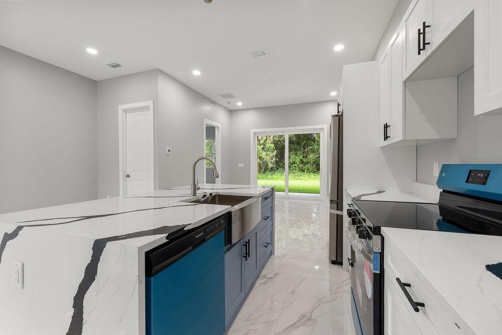 RIVER PLACE ON THE ST LUC - Residential