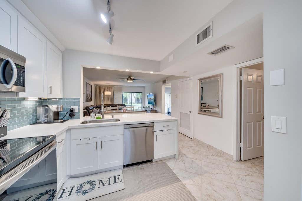 Photo of 3939 NE 5th Avenue #D103, Boca Raton, FL 33431 (MLS # B26047402)