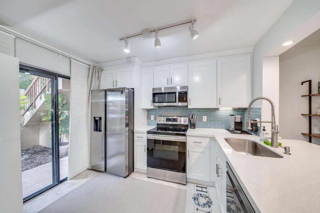 Photo of 3939 NE 5th Avenue #D103, Boca Raton, FL 33431 (MLS # B26047402)