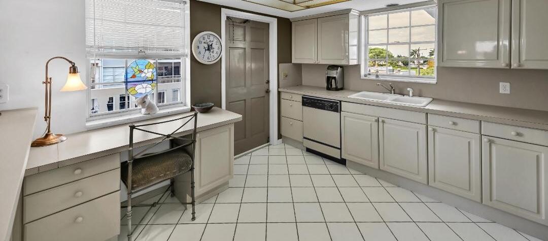 907 Marina Drive 401