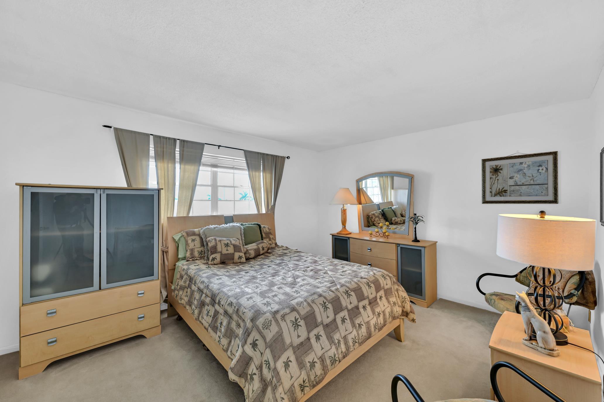 HARBOUR TOWERS CONDO - Residential