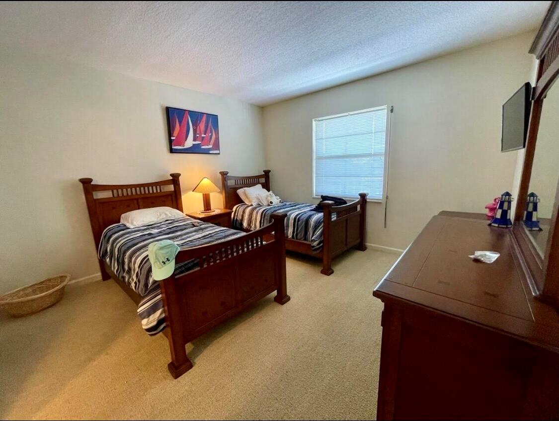 OCEAN PARKS CONDO - Residential Lease
