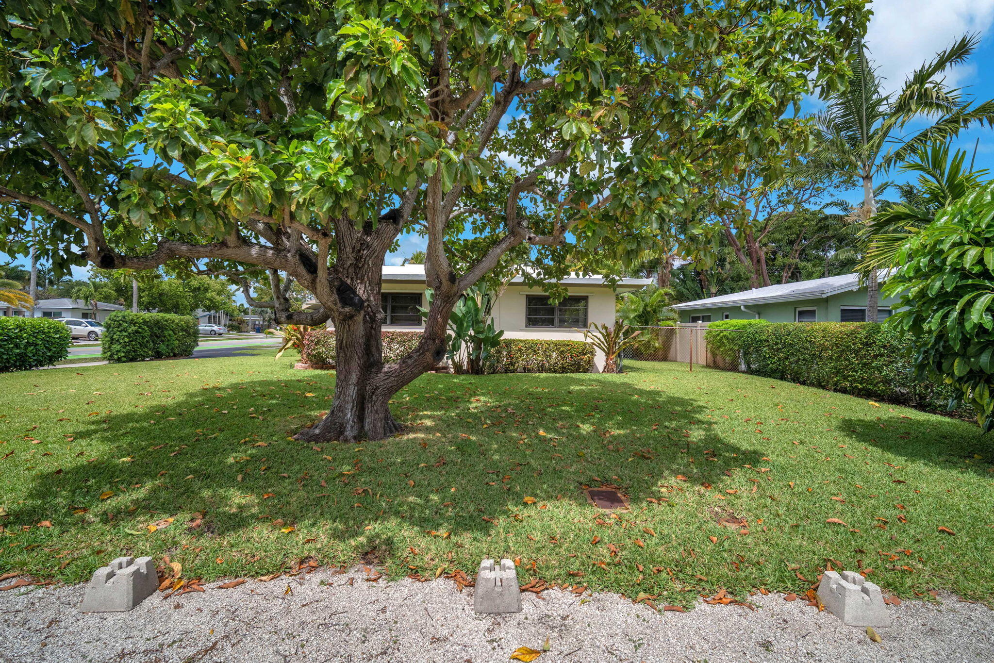 MARCH ESTATES AMEN - Residential