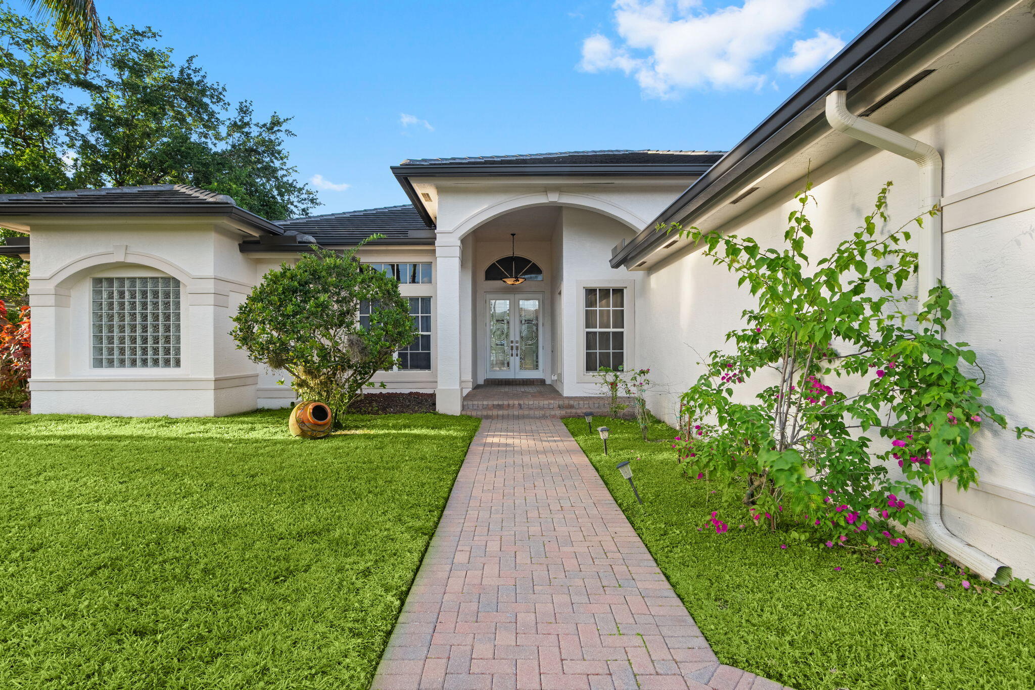 RIVERSTONE - Residential