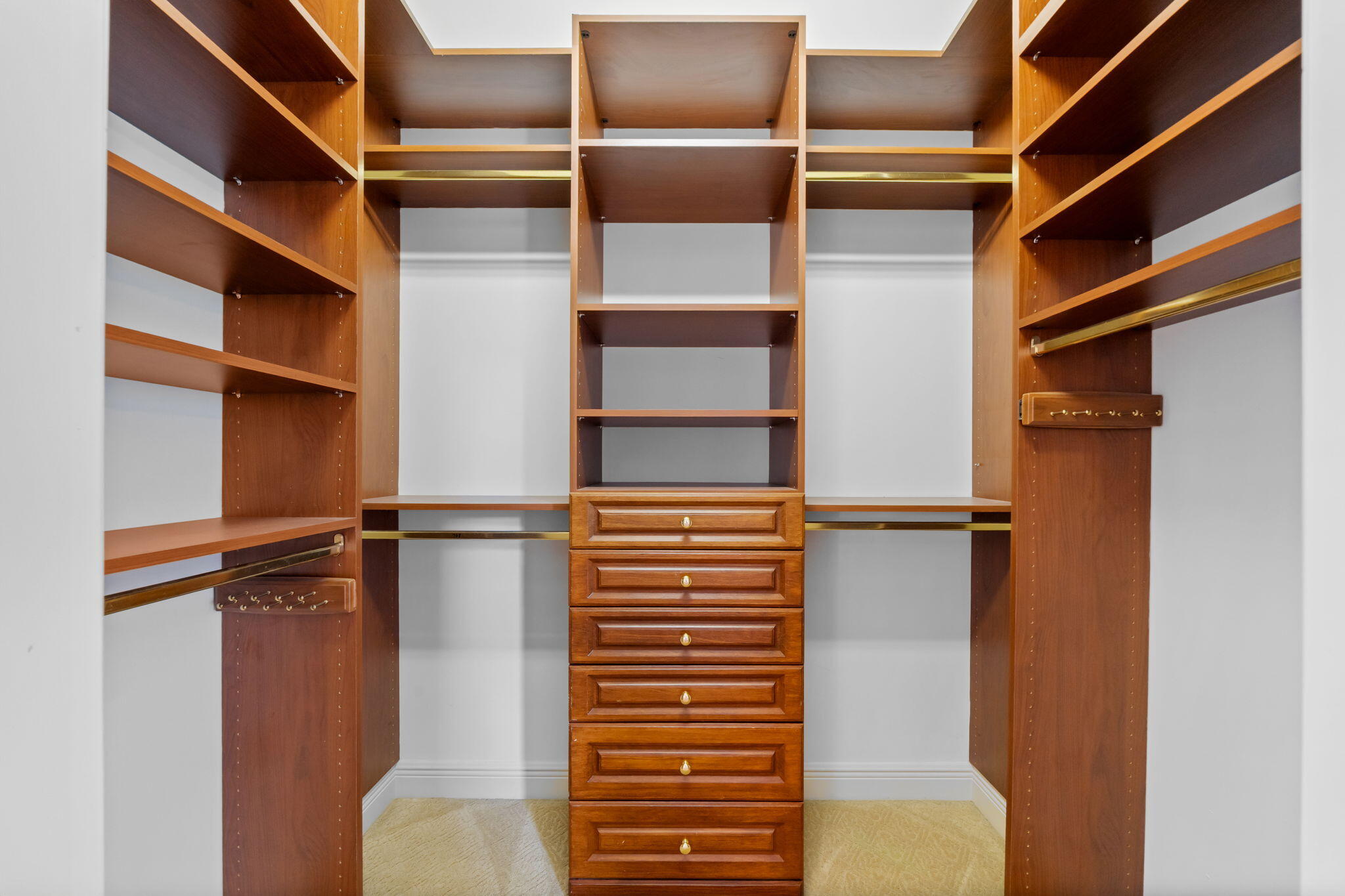 RIVERSTONE - Residential