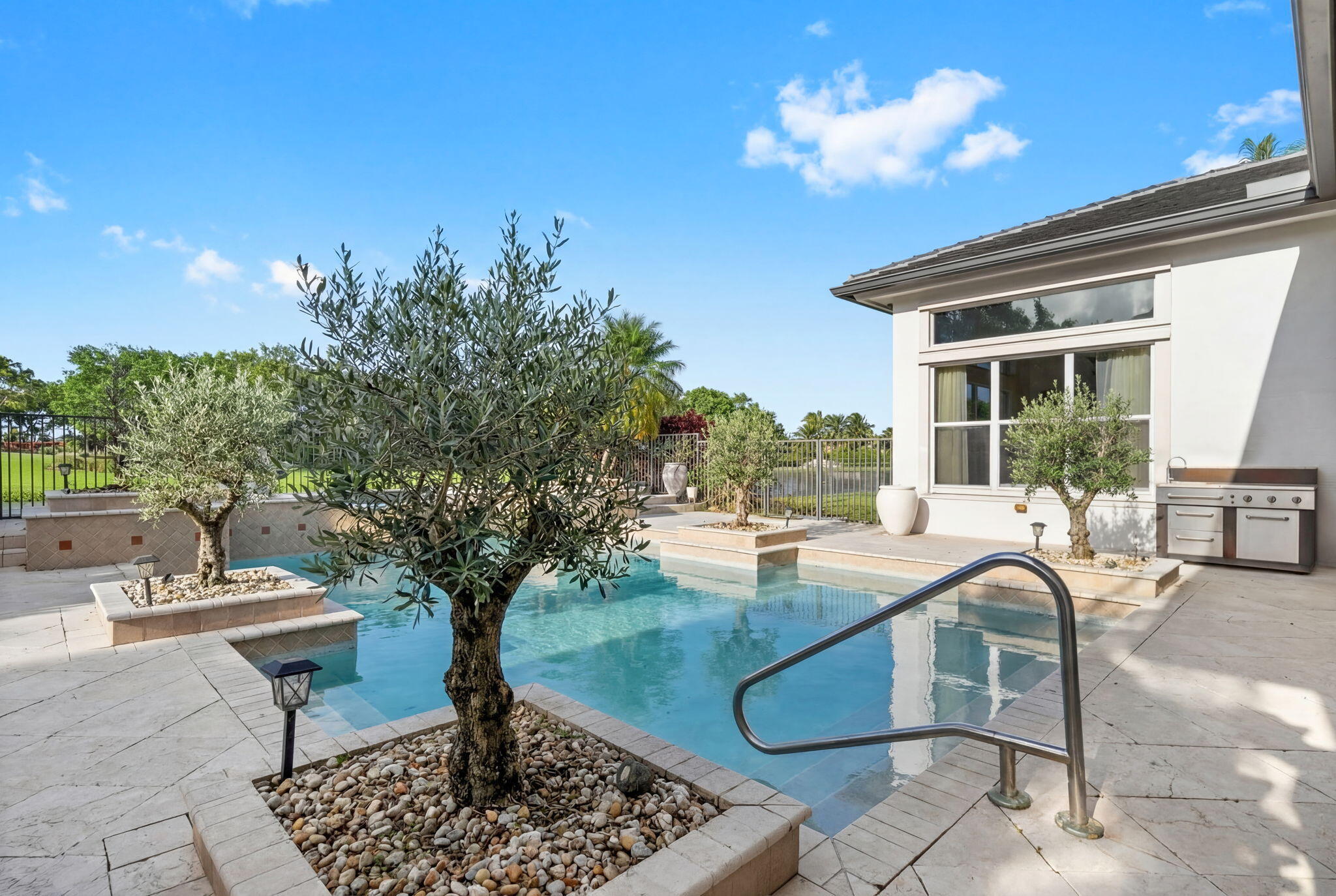 RIVERSTONE - Residential