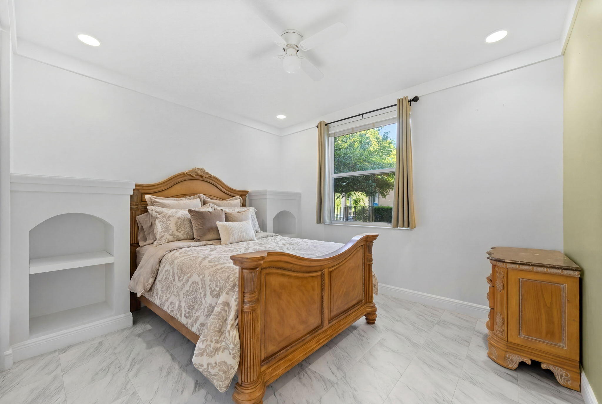 RIVERSTONE - Residential