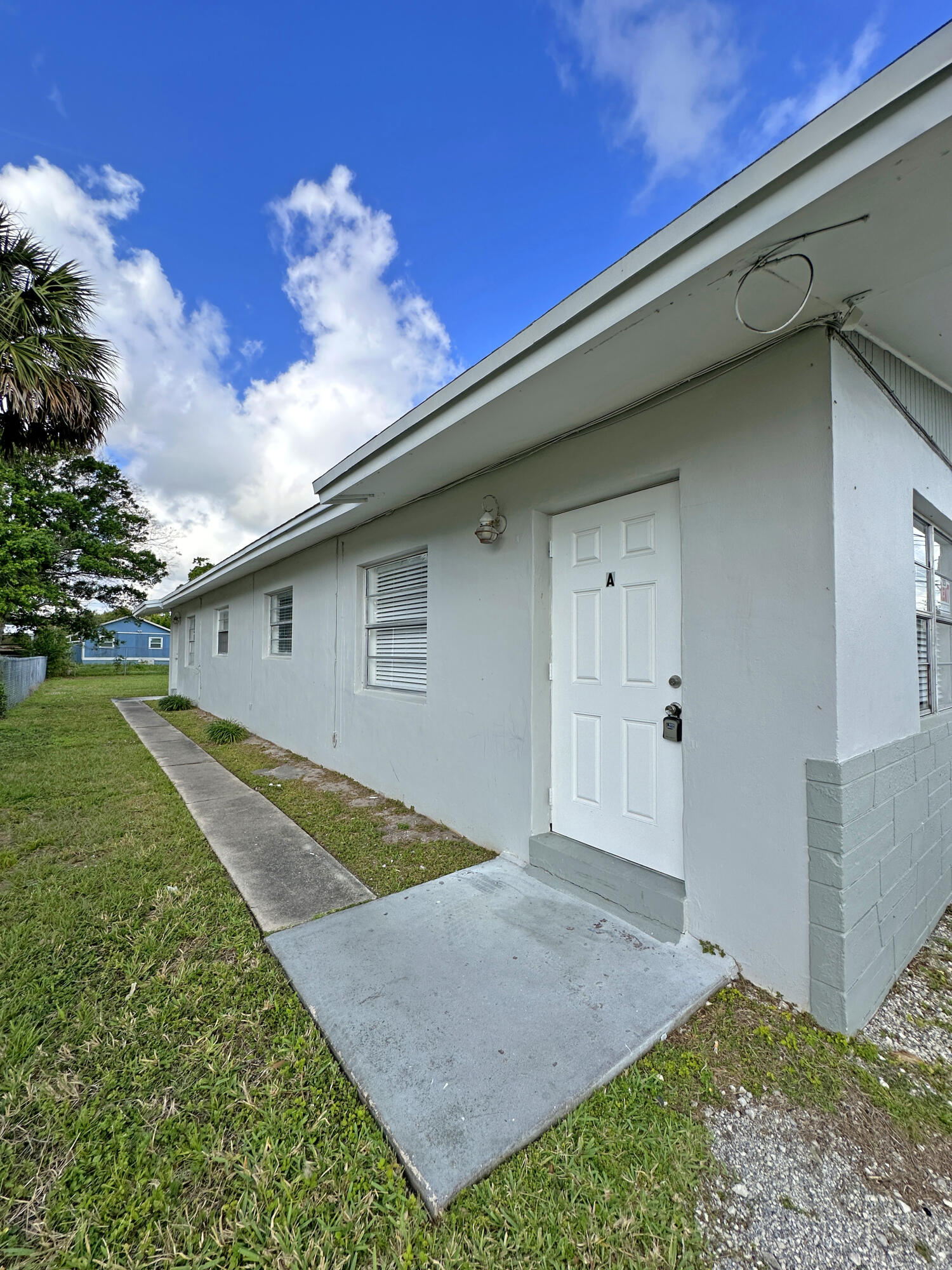 This lovely 2 bedroom, 1 bath unit is a must see. Located just 12 minutes from the Fort Pierce Jetty Park and beaches. Spacious unit with tile flooring throughout. Unit comes with 2 assigned parking spaces for convenient living.