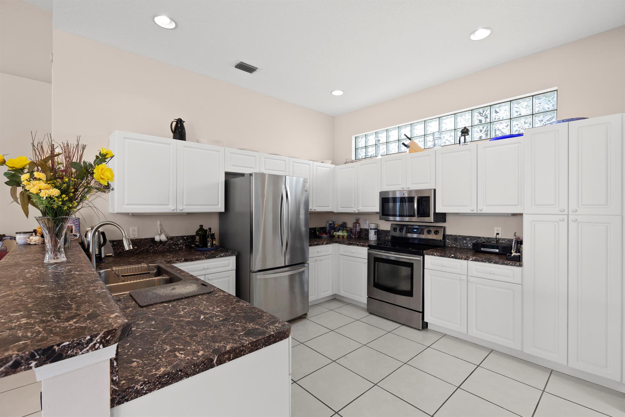 292 Canterbury Drive E