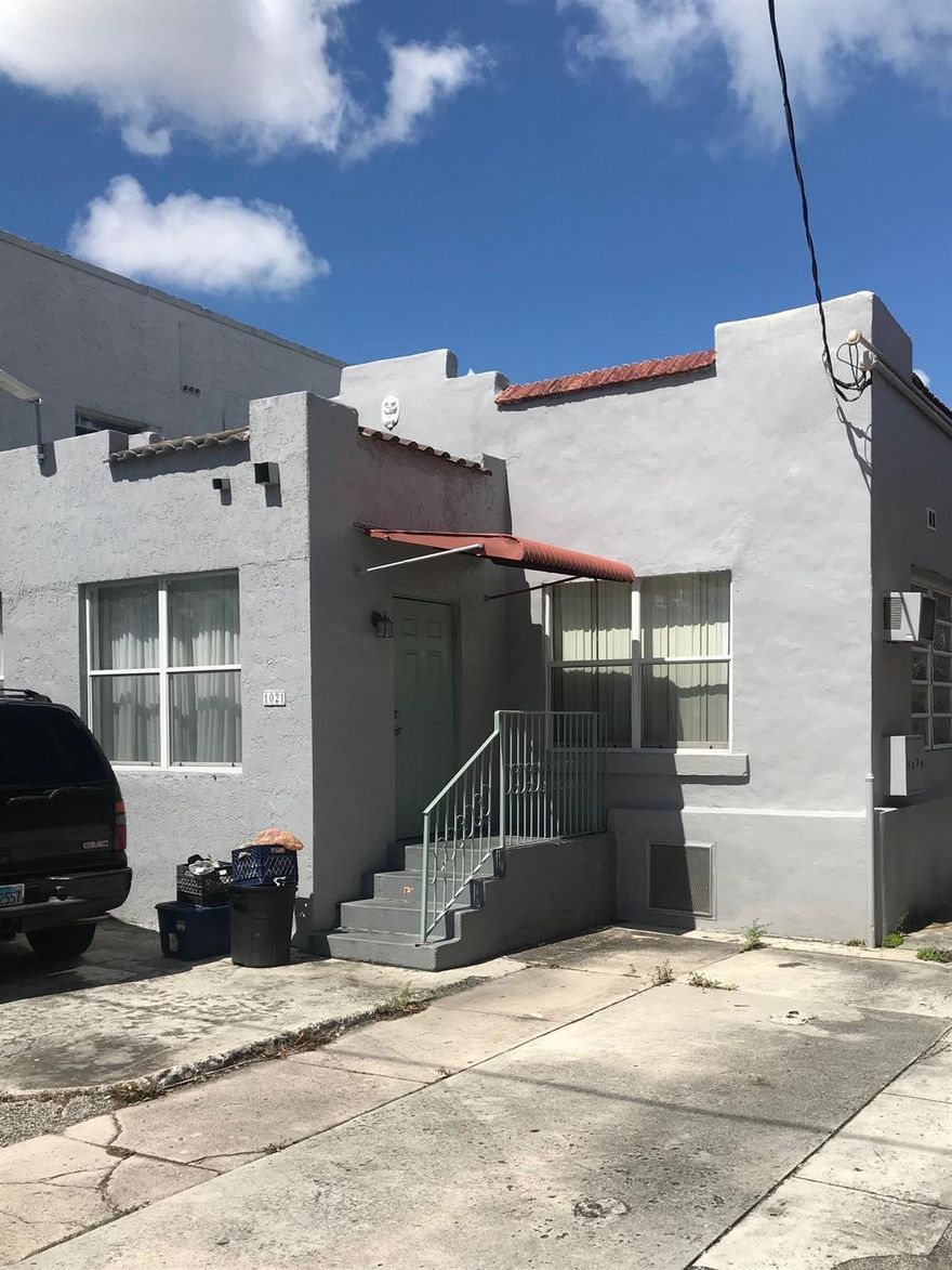 Spacious  three bedroom apartment in the heart of Little Havana.  Large living room, dining room, sunroom, remodeled kitchen.  Two full bathrooms, both with bathtubs.  Secure gated yard.  Three blocks from the shopping and restaurants of Calle Ocho.  Includes one off-street parking space (additional street parking is free).  Prospective Tenant will need a 690 credit score or money in a bank savings account or could  possibly qualify with a co-signor. $10 per person to run the credit reports.