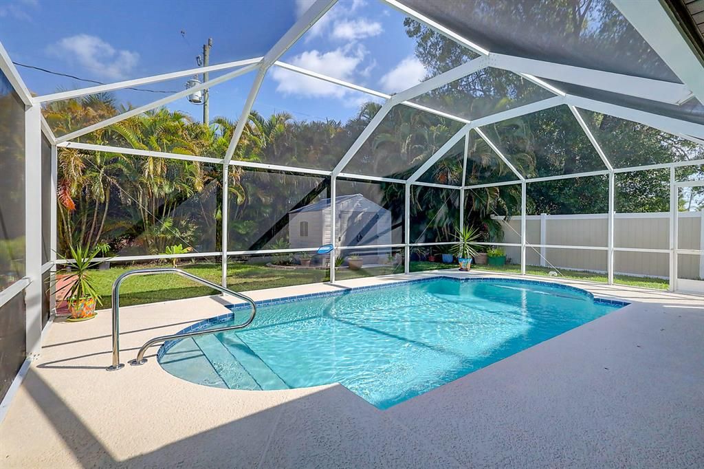 Photo of 719 SE Albatross Avenue, Port St Lucie, FL 34983 (MLS # R10886381)