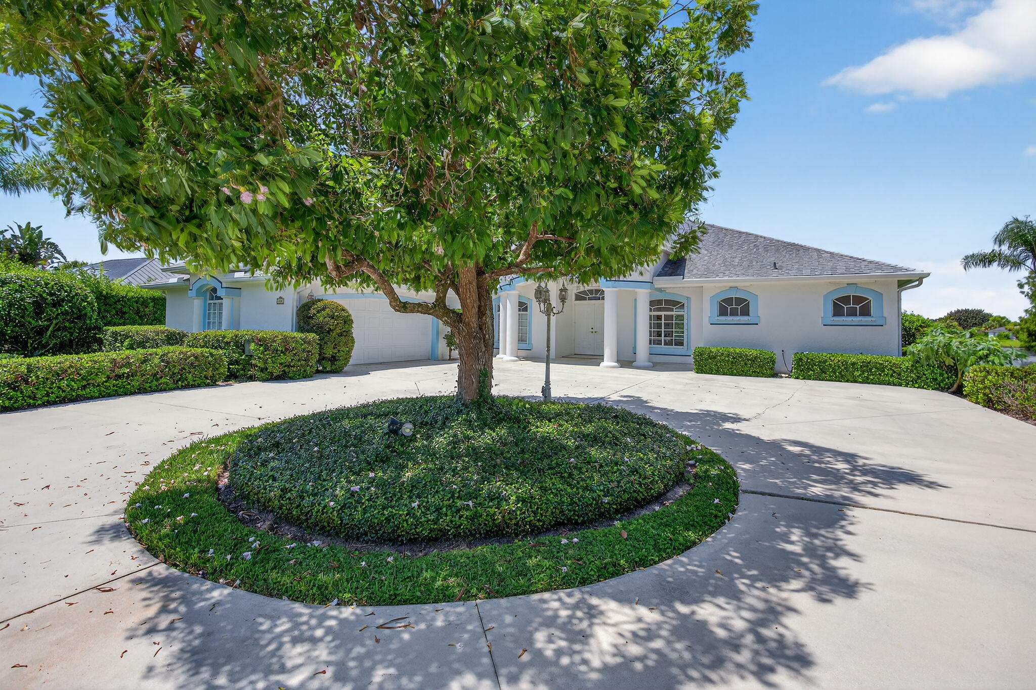 800 SE Waterside Way, Stuart, FL, 34997/$899,000 2 800 SE Waterside Way