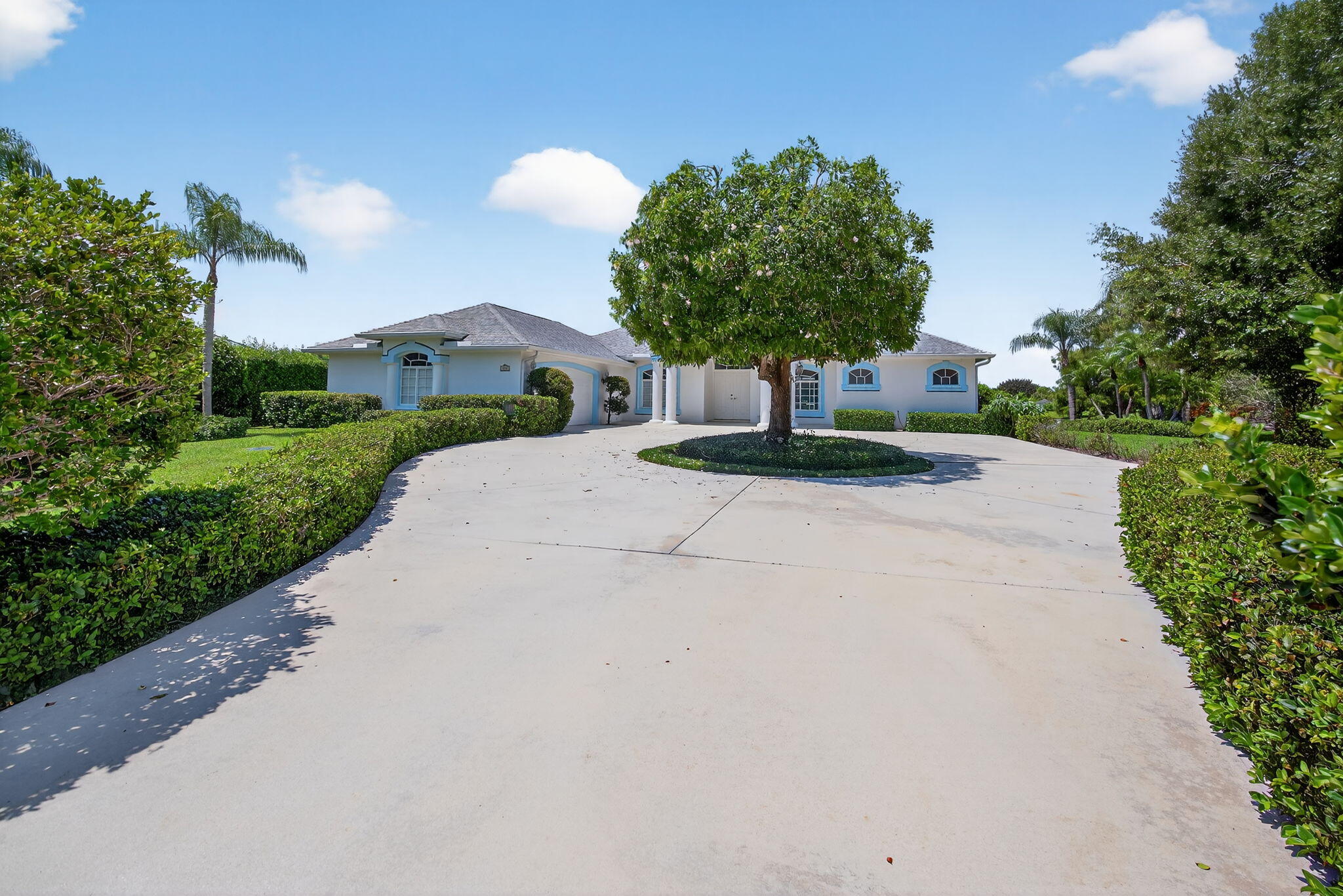800 SE Waterside Way, Stuart, FL, 34997/$899,000 3 800 SE Waterside Way
