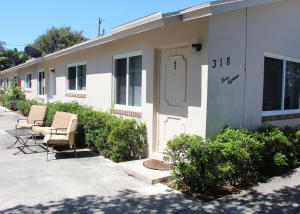 Graet location close to beach. 3 bedroom and updated kitchen and bathroom. new A/cupdated appliances. This is a must see unit.