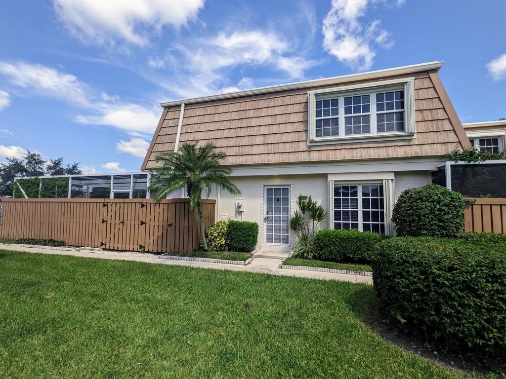 Photo of 11561 Winchester Drive, Palm Beach Gardens, FL 33410 (MLS # R10917318)