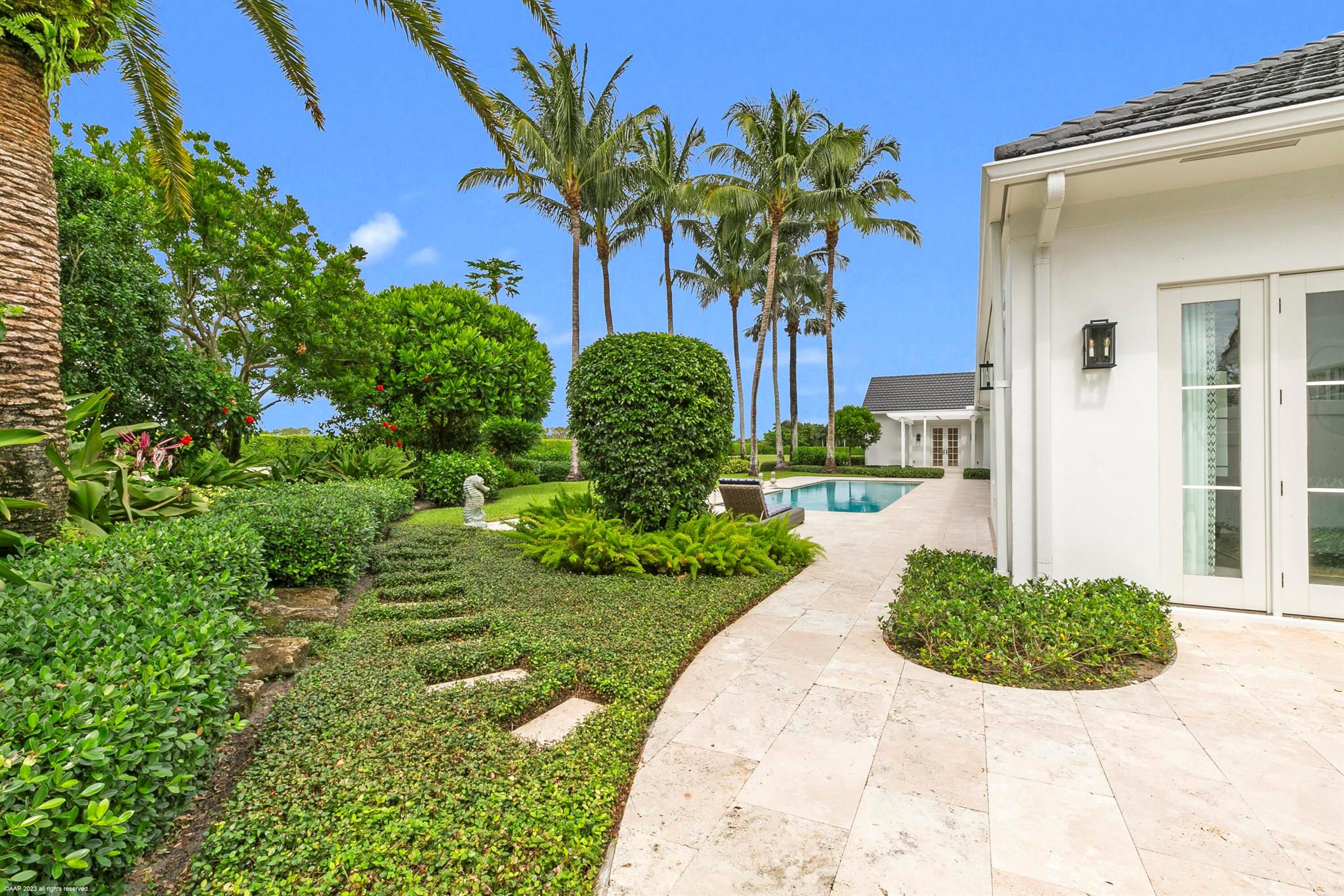 PALM BEACH POINT - Residential
