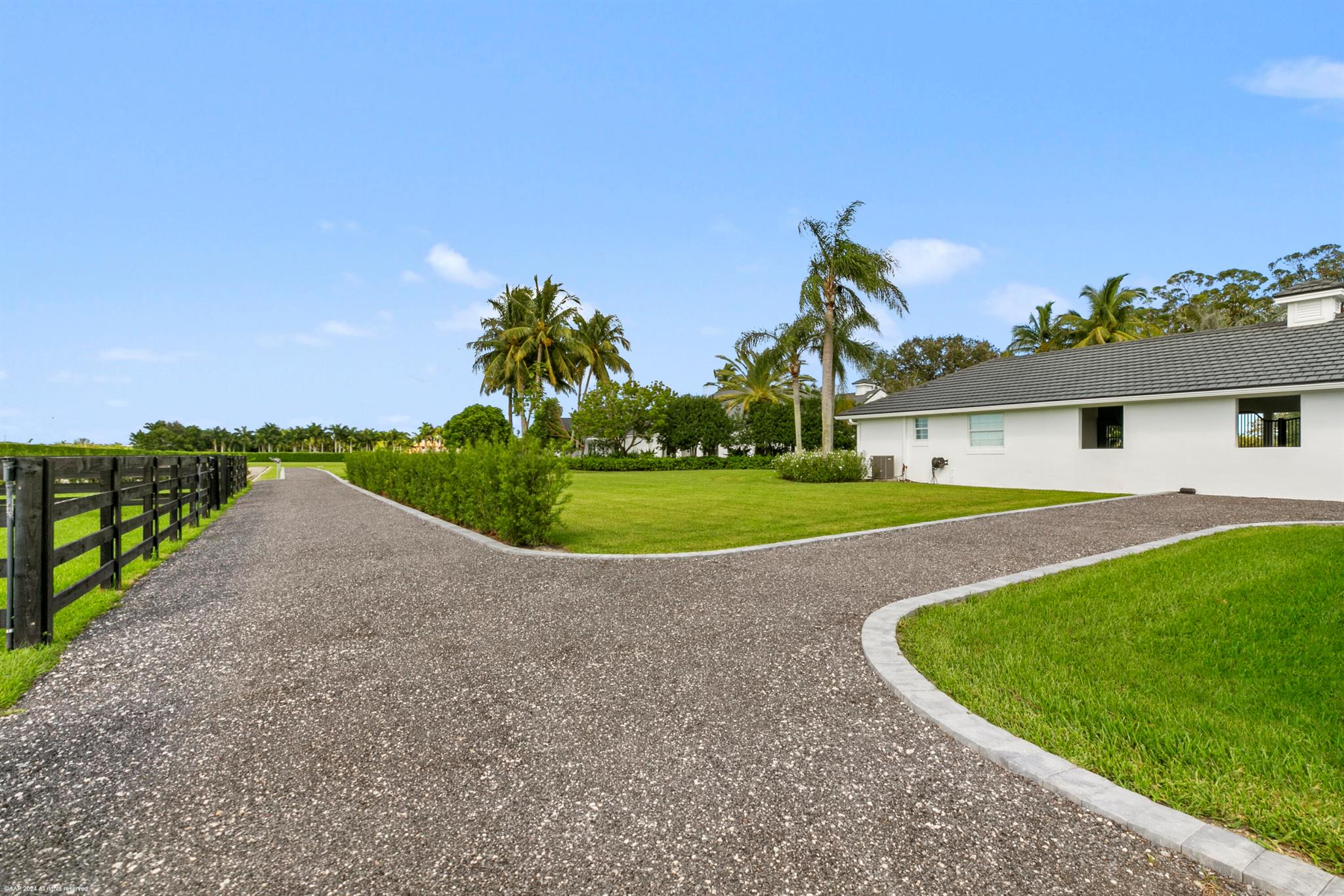 PALM BEACH POINT - Residential