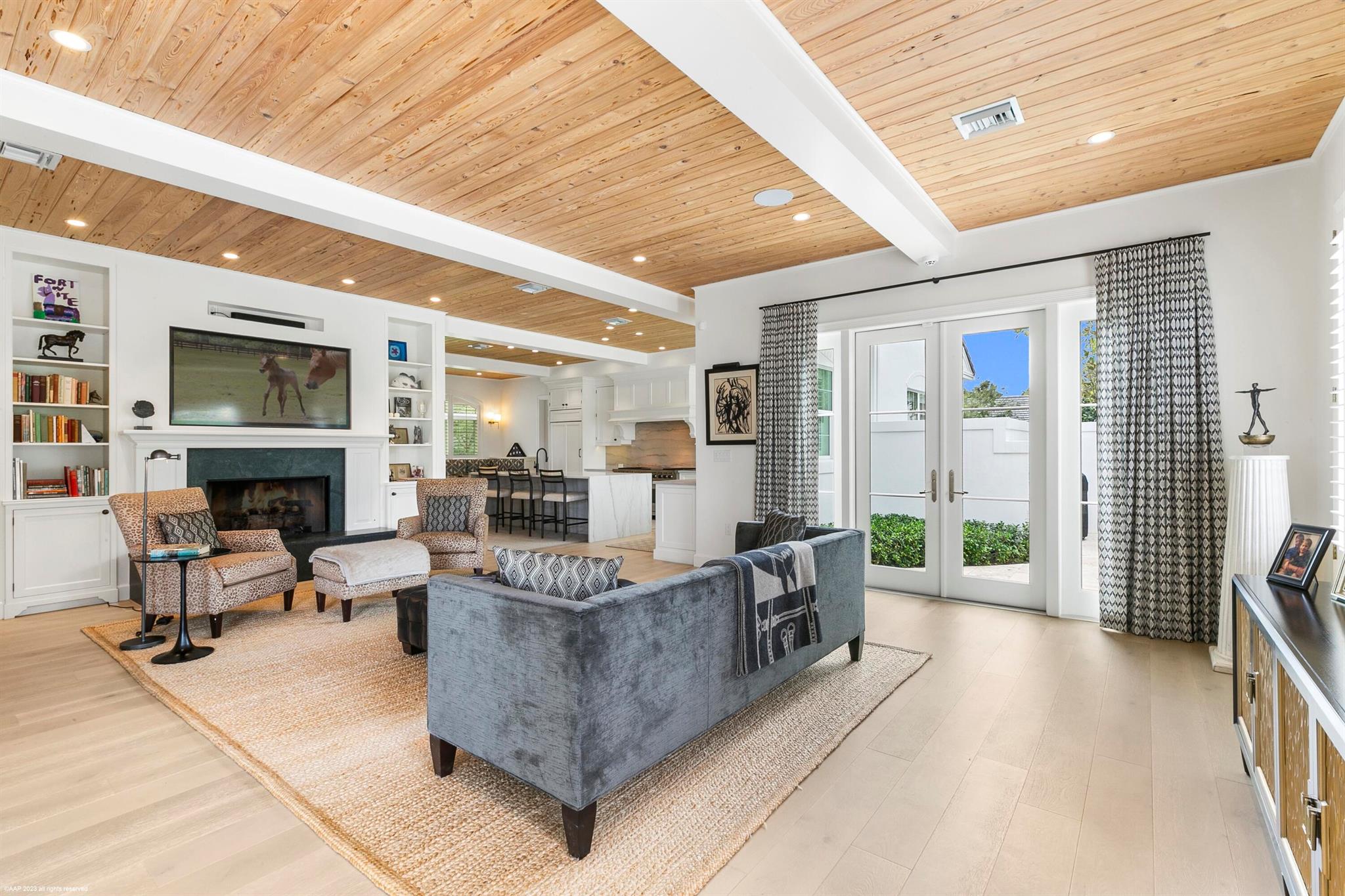 PALM BEACH POINT - Residential