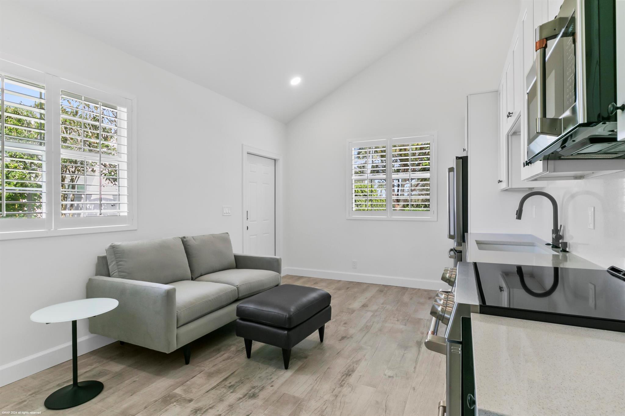 PALM BEACH POINT - Residential