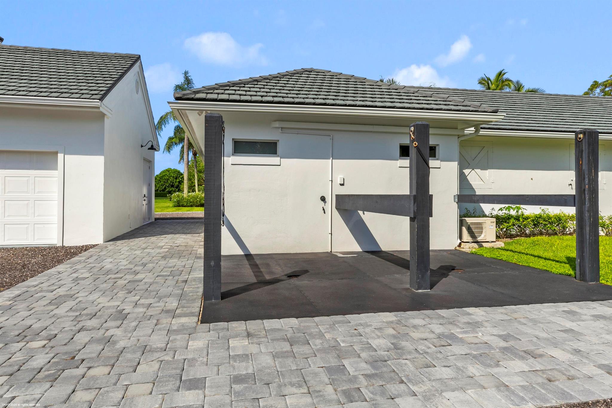 PALM BEACH POINT - Residential