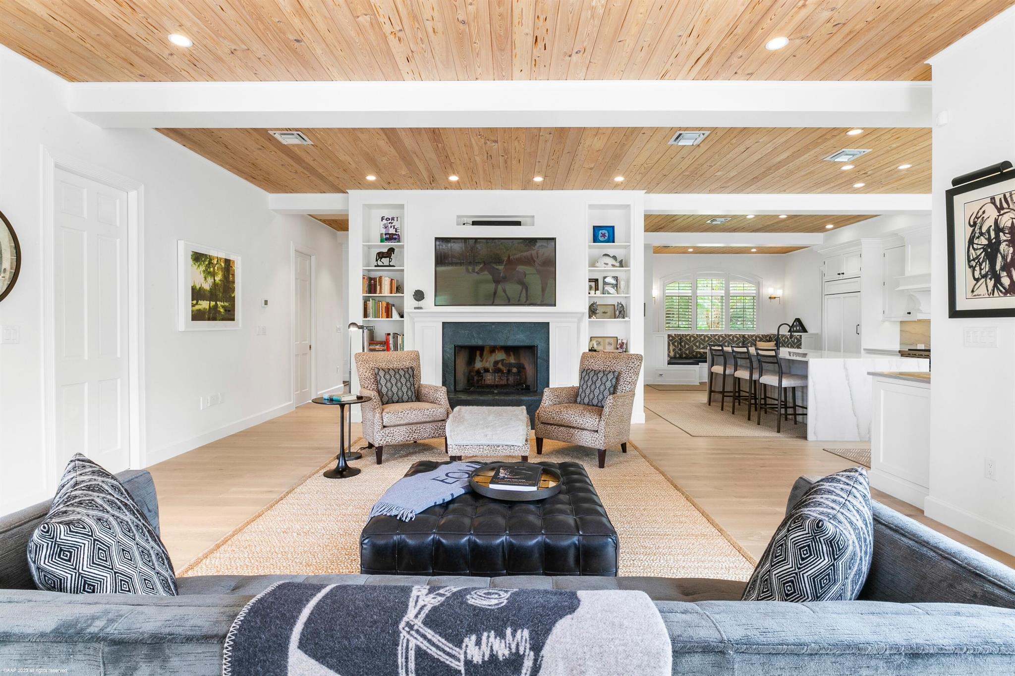 PALM BEACH POINT - Residential