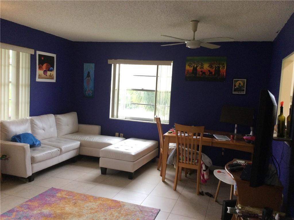 4990 E Sabal Palm Blvd 215