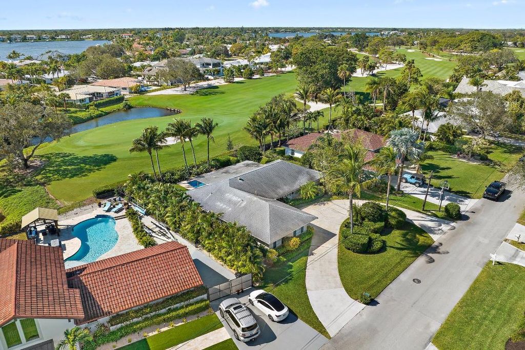 Photo of 75 Fairview W, Tequesta, FL 33469 (MLS # R10972346)