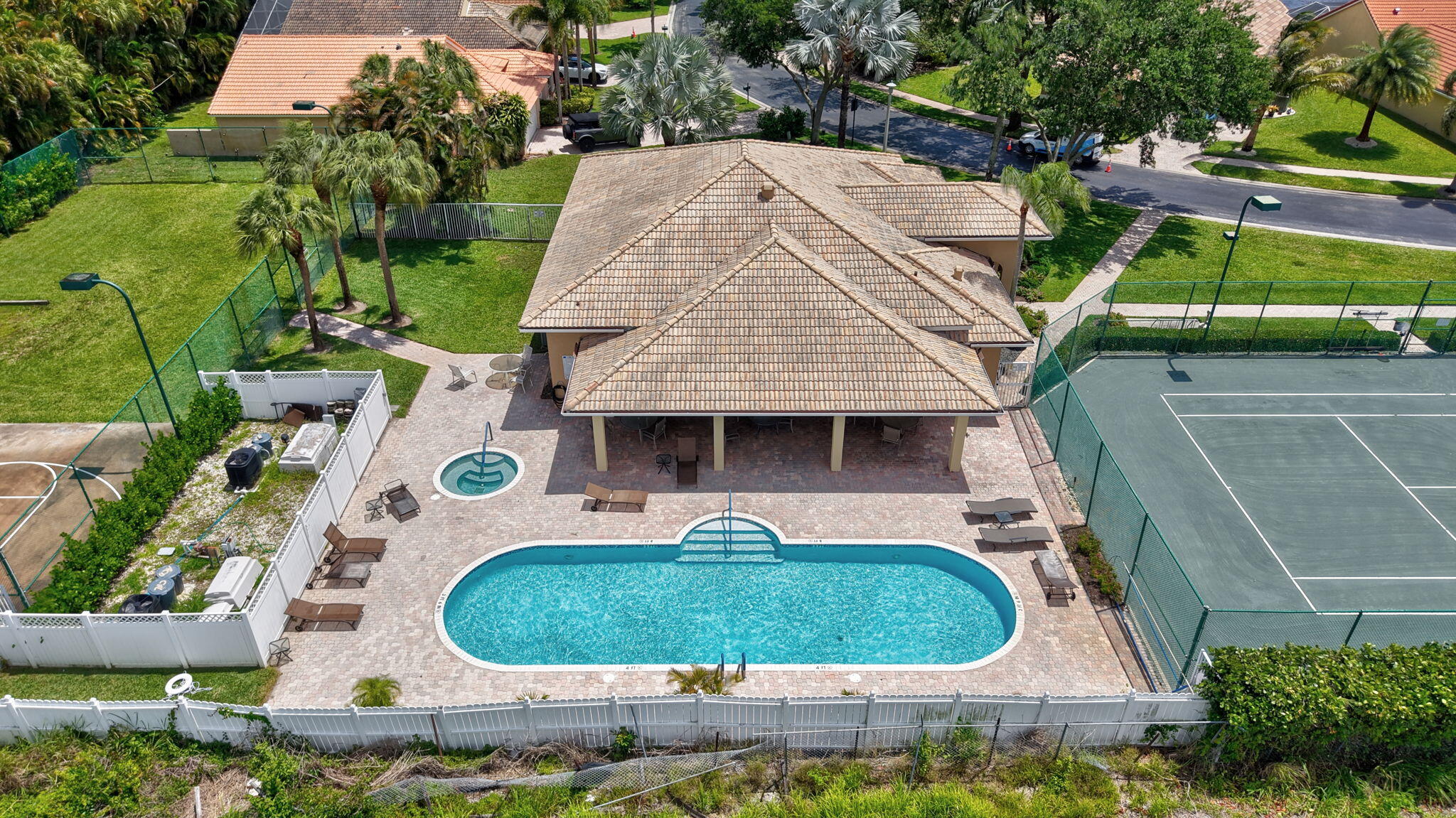 TROPICAL LAKES PH 2 - Residential