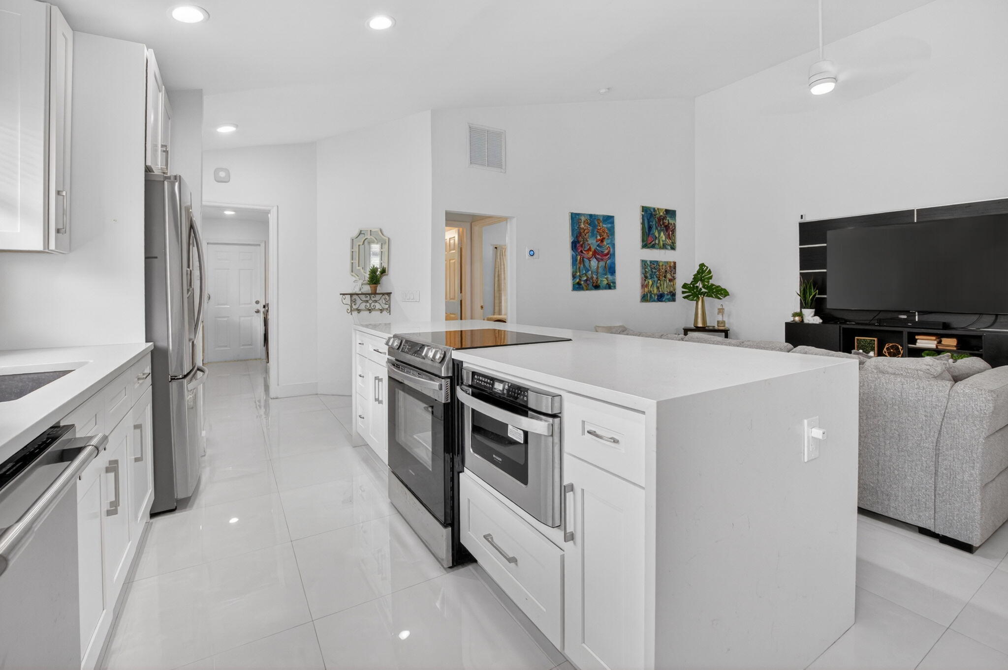 TROPICAL LAKES PH 2 - Residential