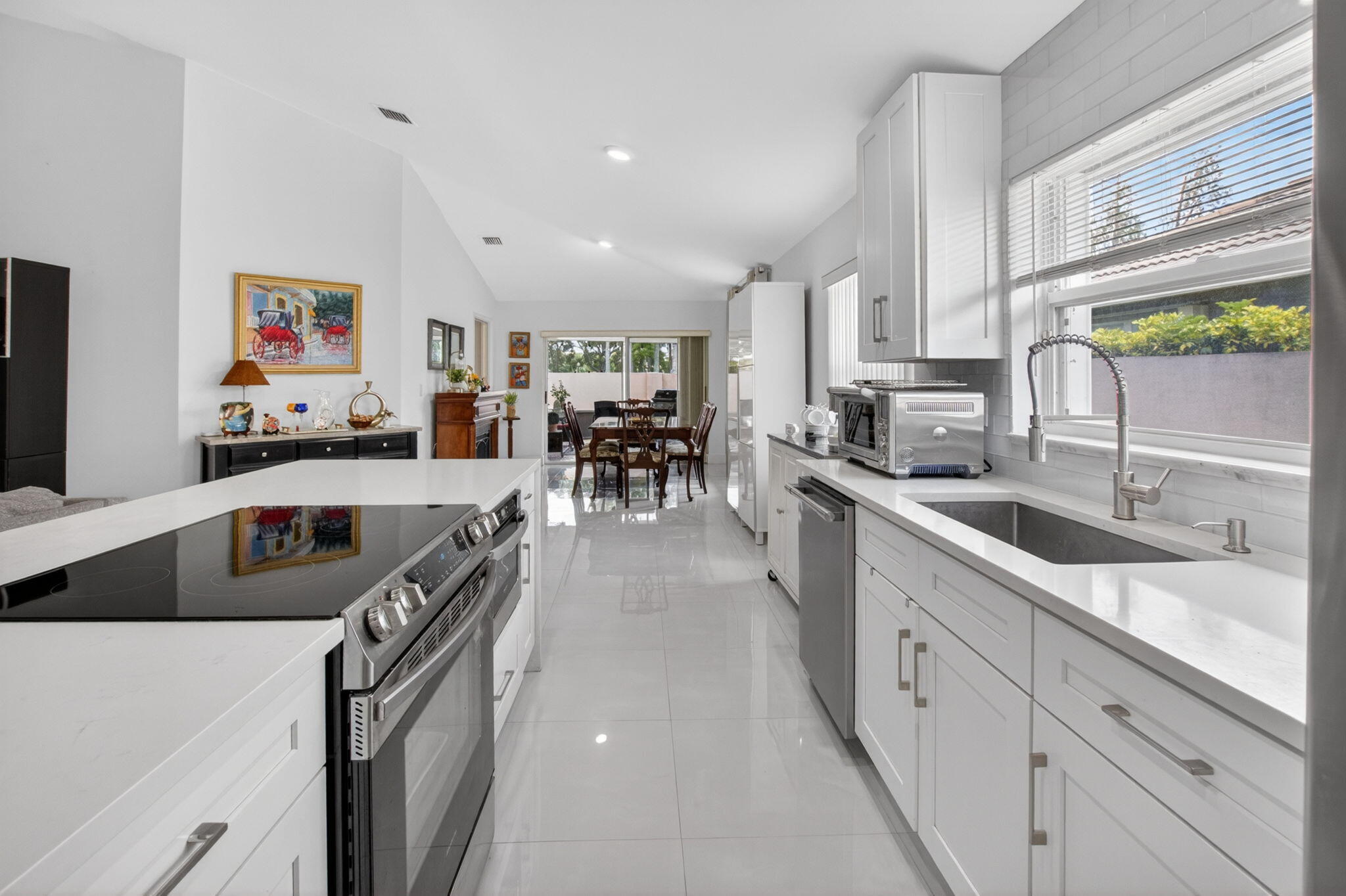 TROPICAL LAKES PH 2 - Residential