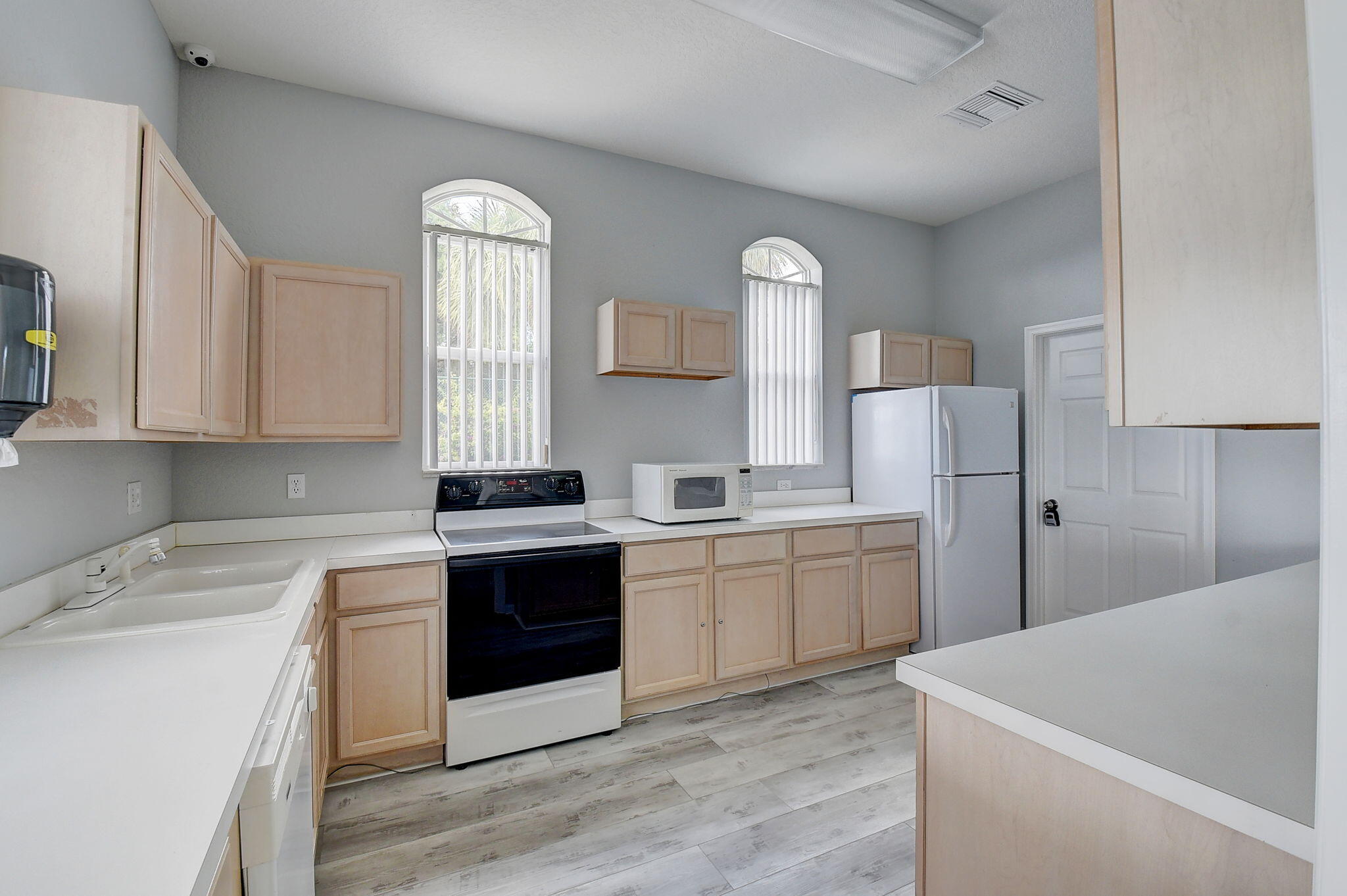 TROPICAL LAKES PH 2 - Residential