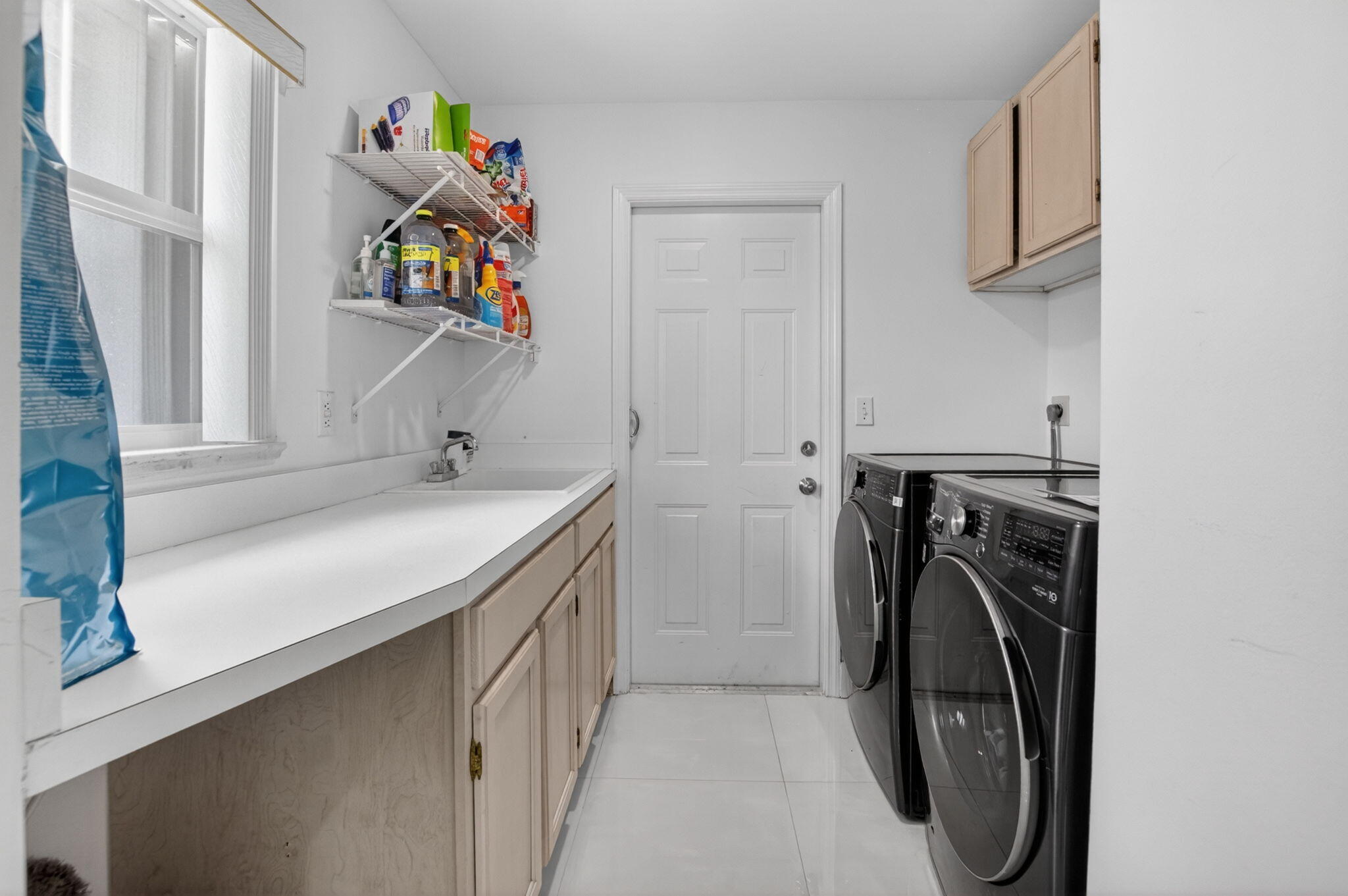 TROPICAL LAKES PH 2 - Residential