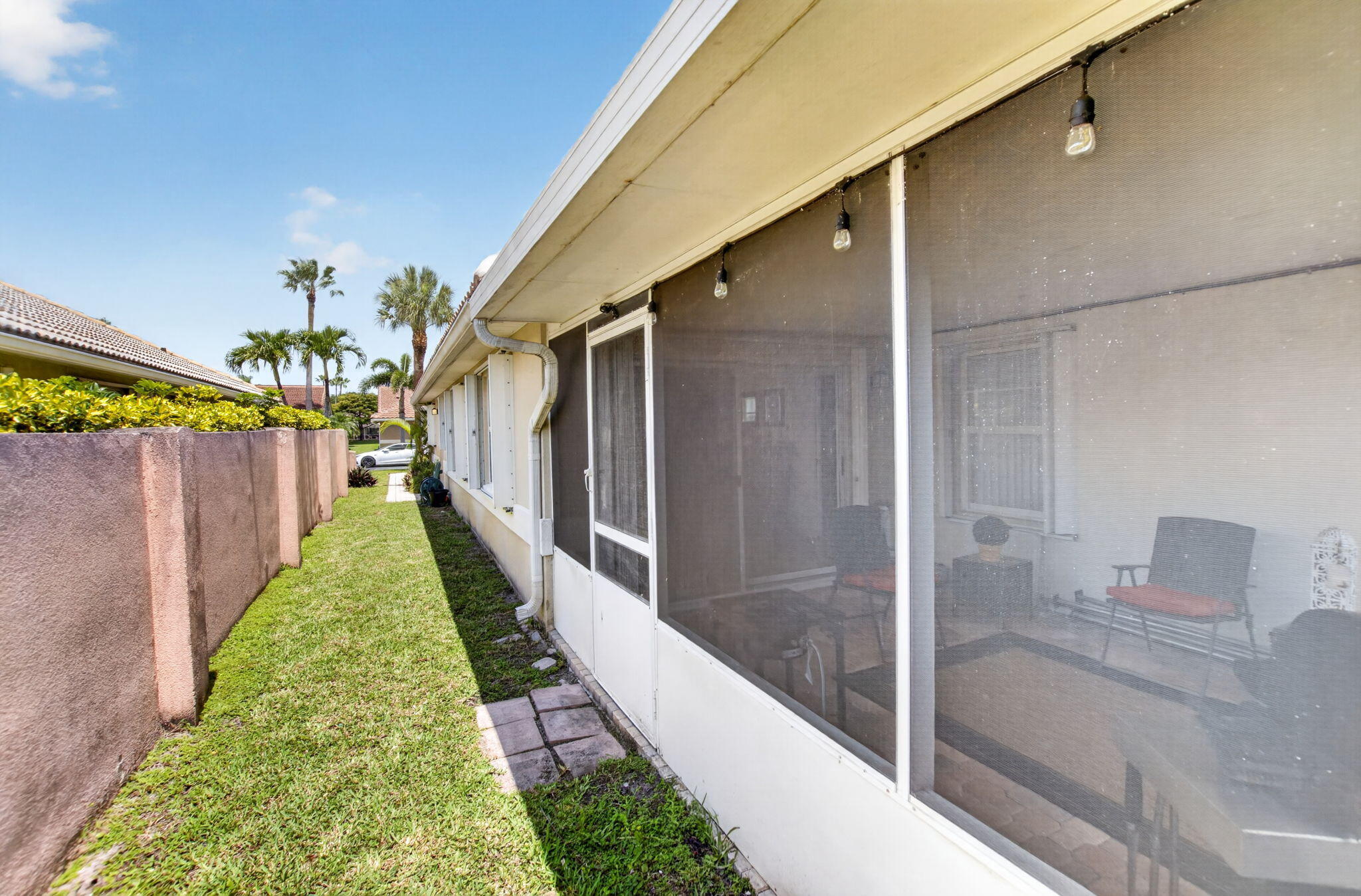 TROPICAL LAKES PH 2 - Residential