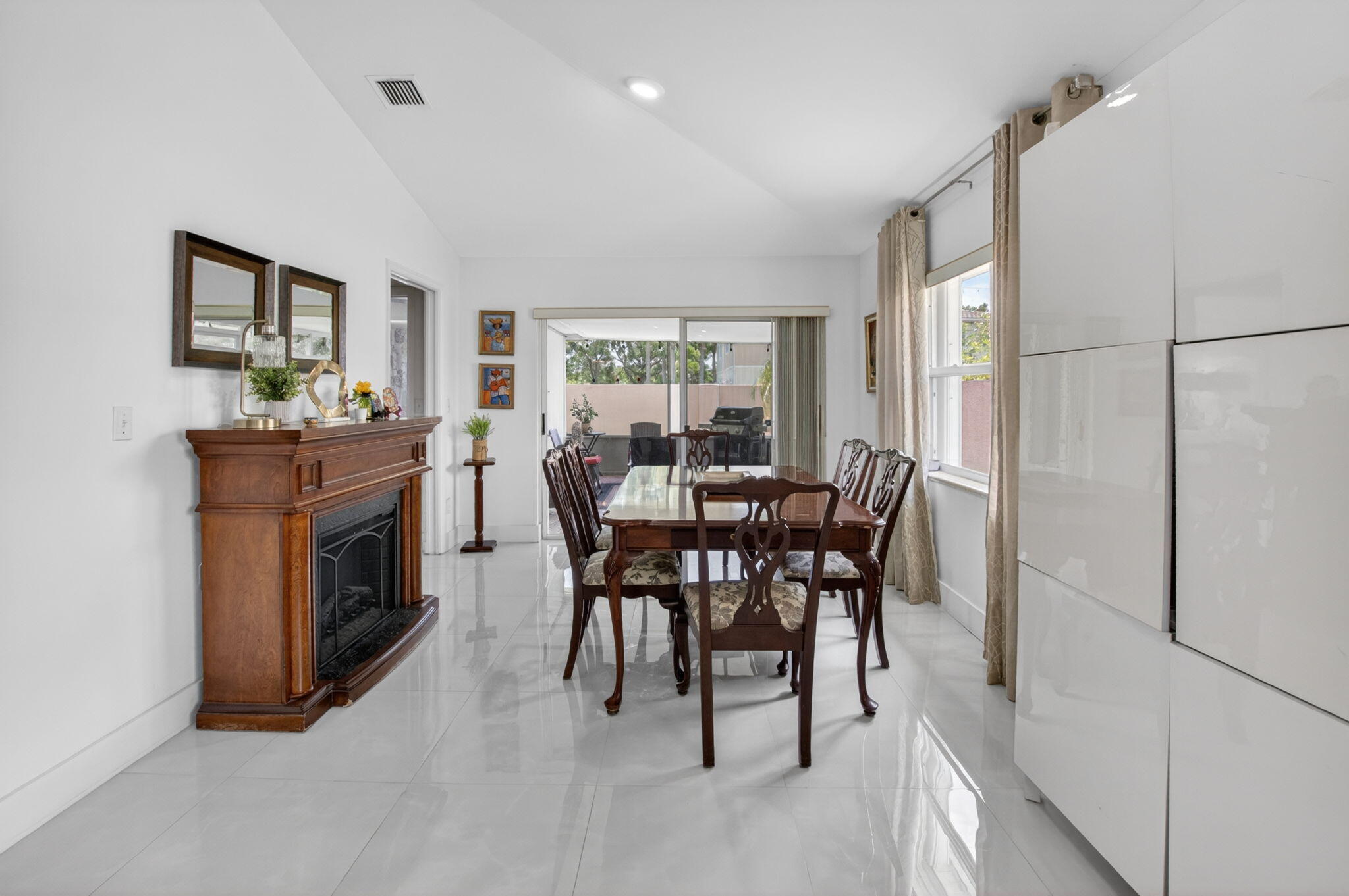 TROPICAL LAKES PH 2 - Residential