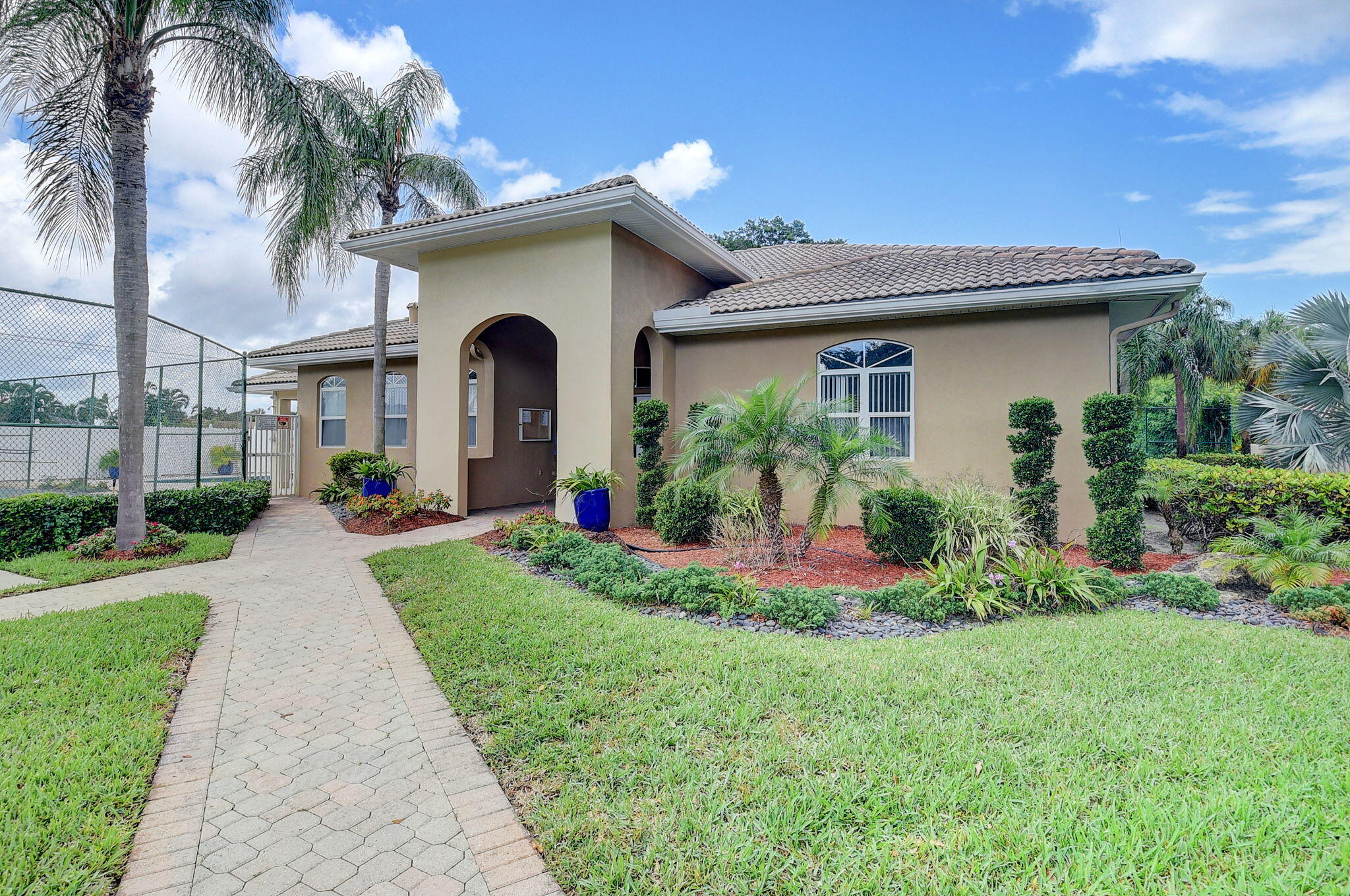 TROPICAL LAKES PH 2 - Residential