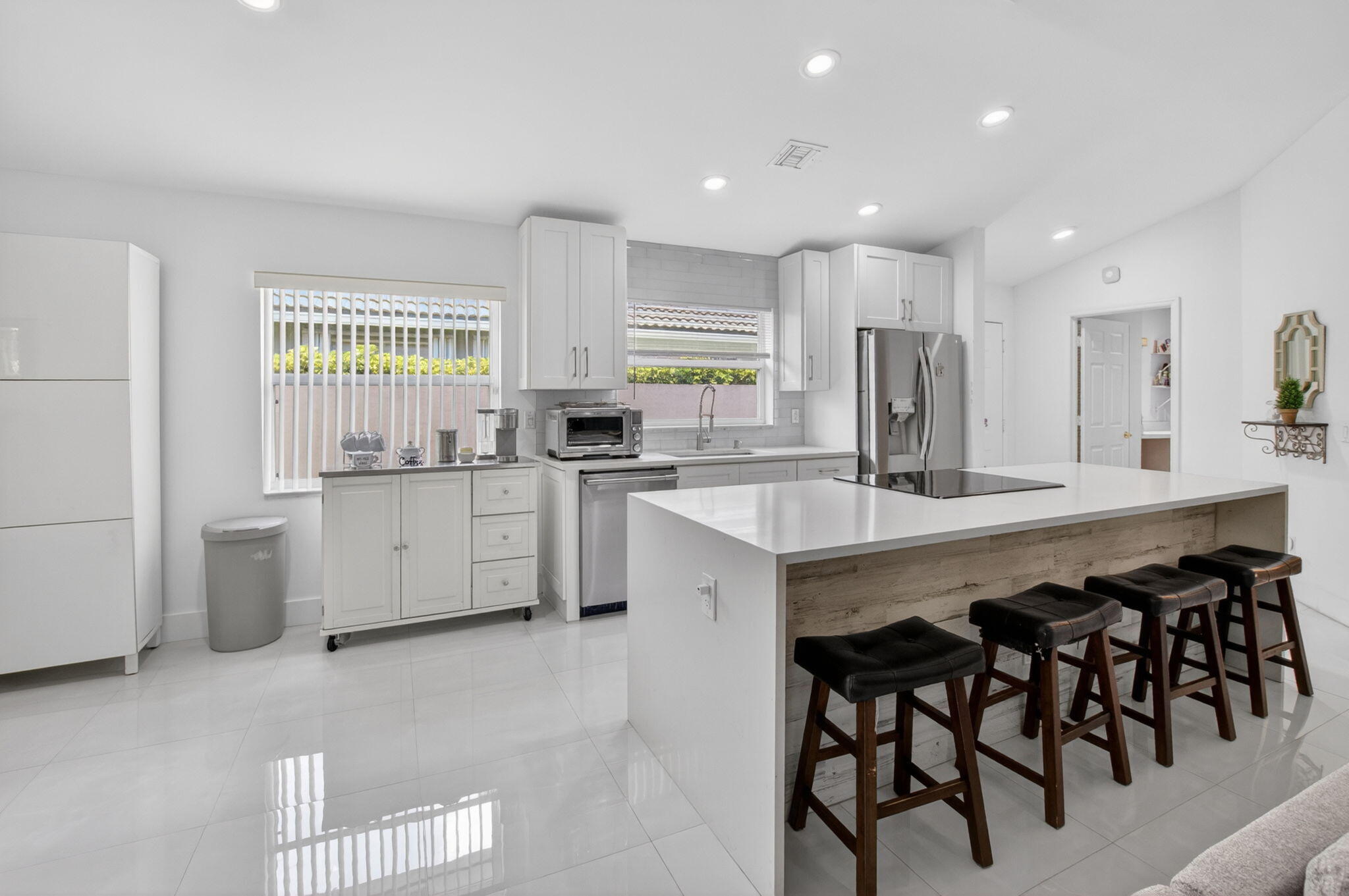 TROPICAL LAKES PH 2 - Residential