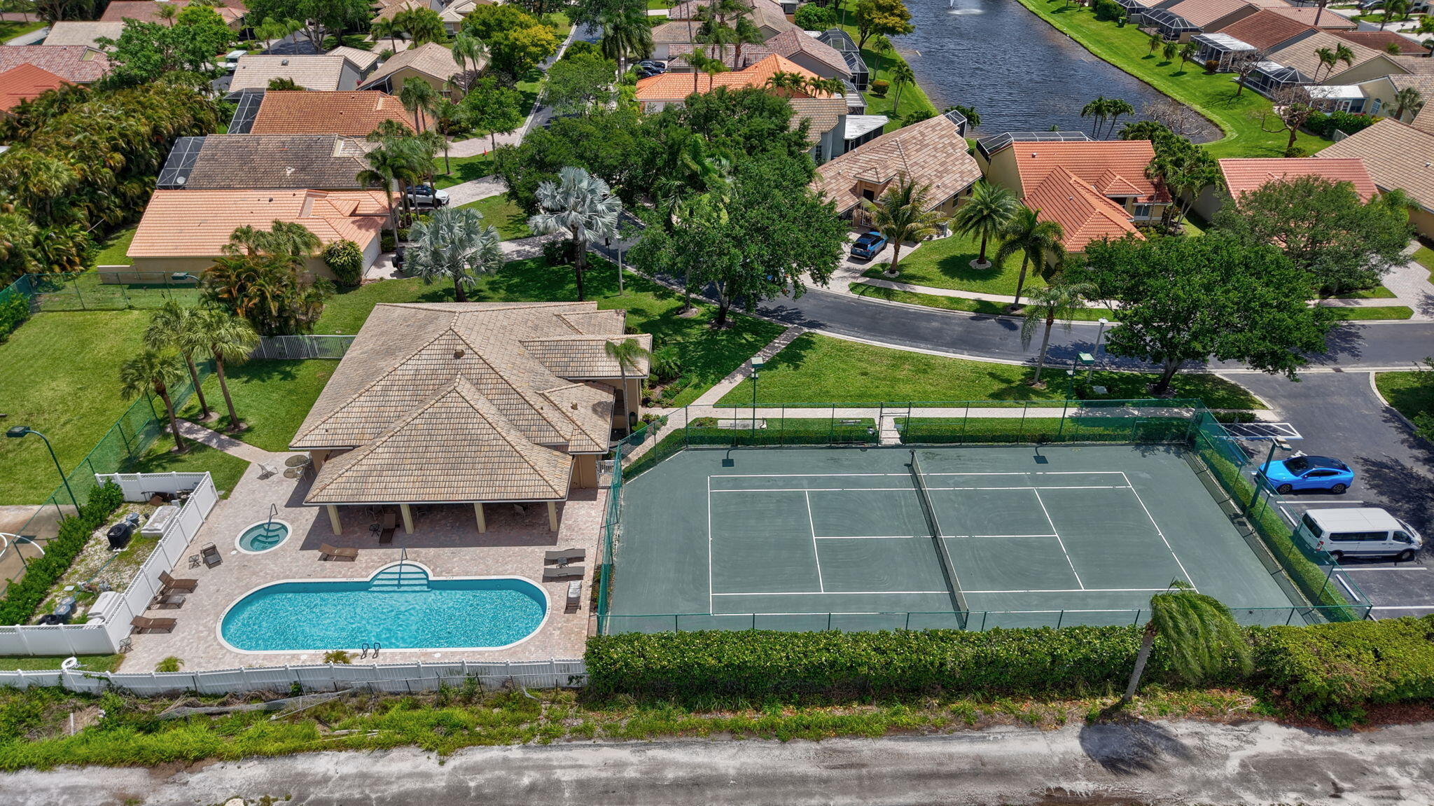 TROPICAL LAKES PH 2 - Residential